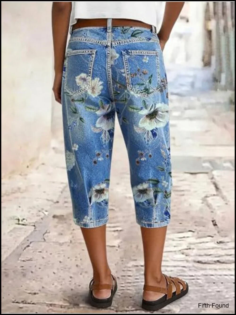 High Waist Straight Leg Capri Jeans with Floral Pattern Stitch Detail